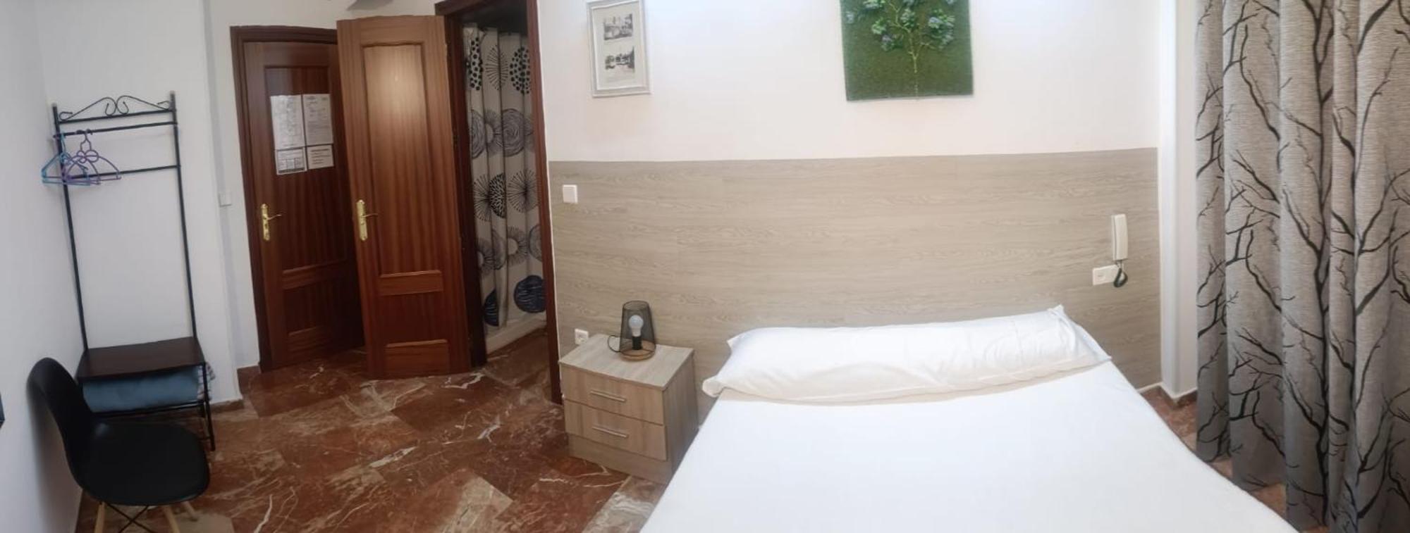 Hostal Nevot Granada Bagian luar foto