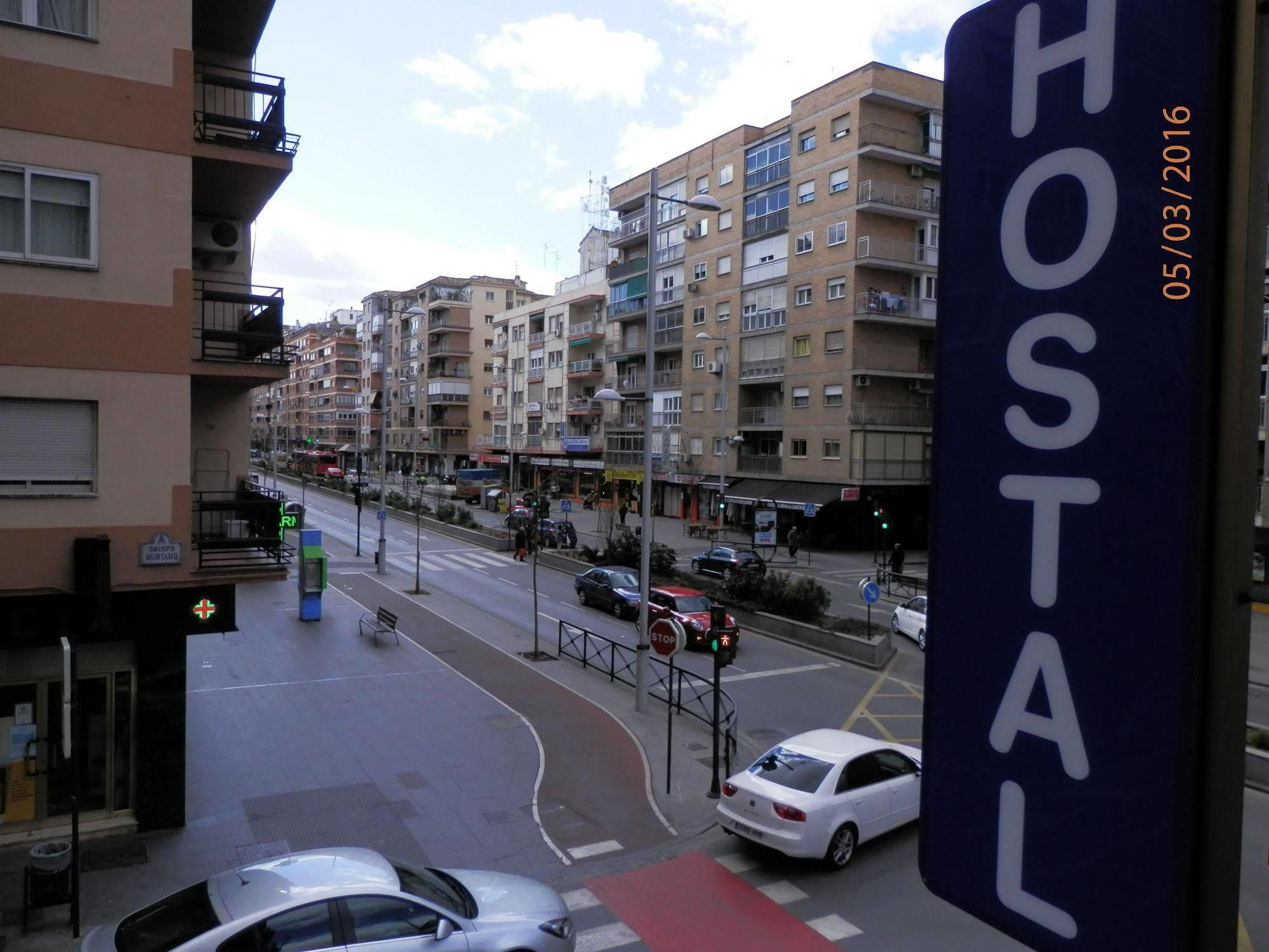 Hostal Nevot Granada Bagian luar foto