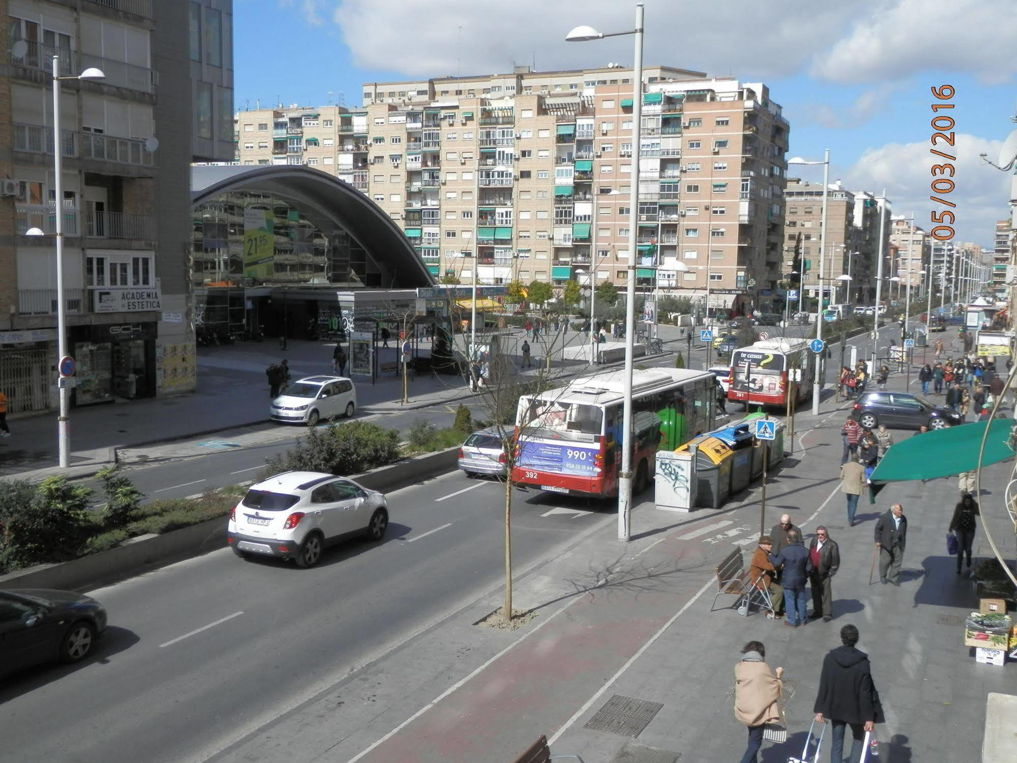 Hostal Nevot Granada Bagian luar foto