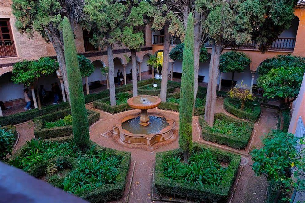 Hostal Nevot Granada Bagian luar foto