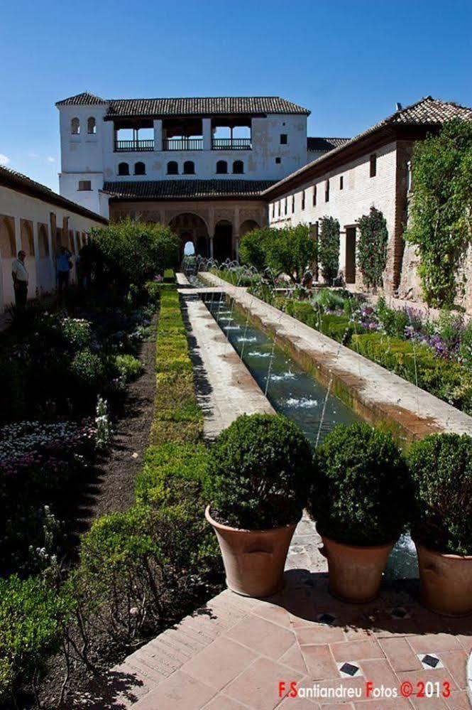 Hostal Nevot Granada Bagian luar foto